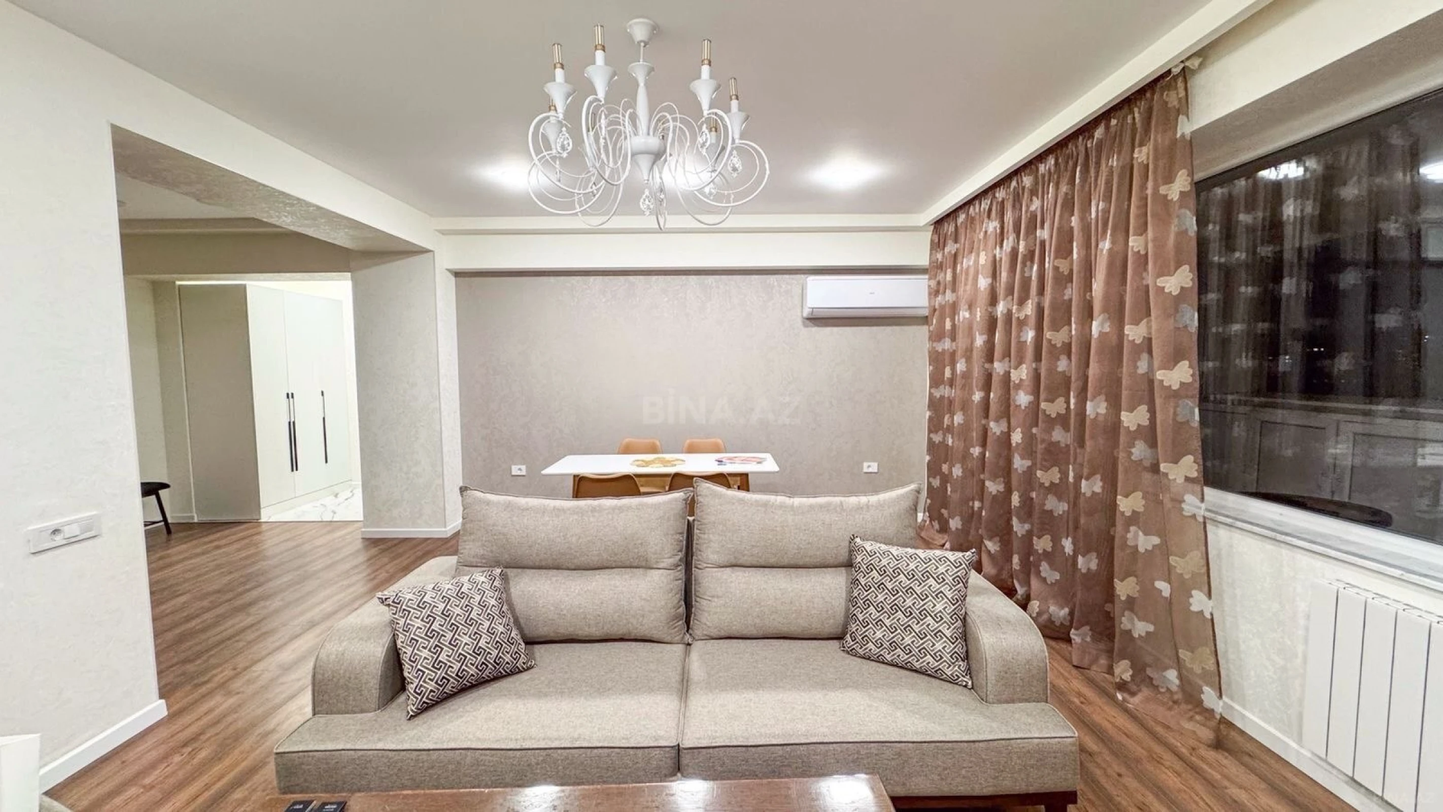 Kirayə verilir 3 otaqlı mənzil 150 m²