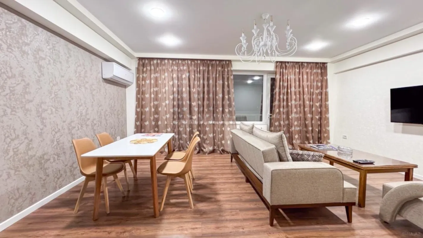 Kirayə verilir 3 otaqlı mənzil 150 m²