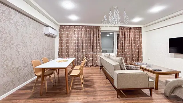 Kirayə verilir 3 otaqlı mənzil 150 m² — Bakı, Sahil qəs. 3 otaq 150.00 m²