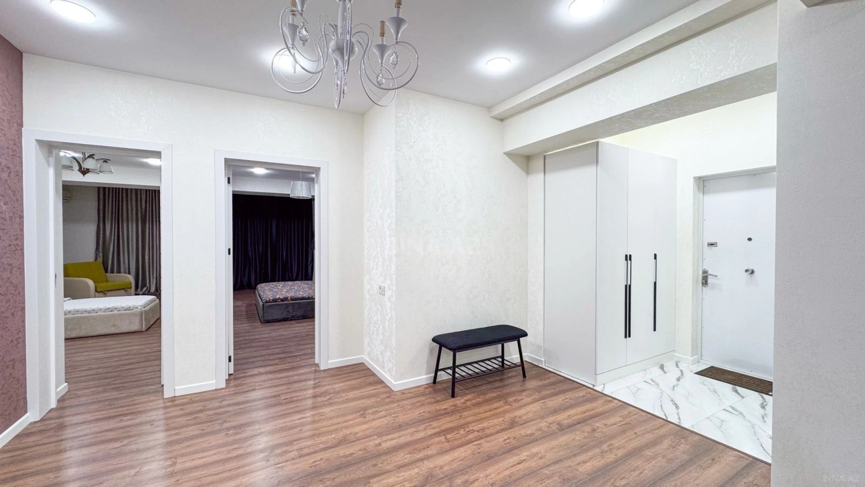 Kirayə verilir 3 otaqlı mənzil 150 m²