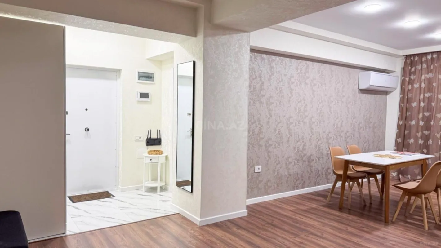 Kirayə verilir 3 otaqlı mənzil 150 m²