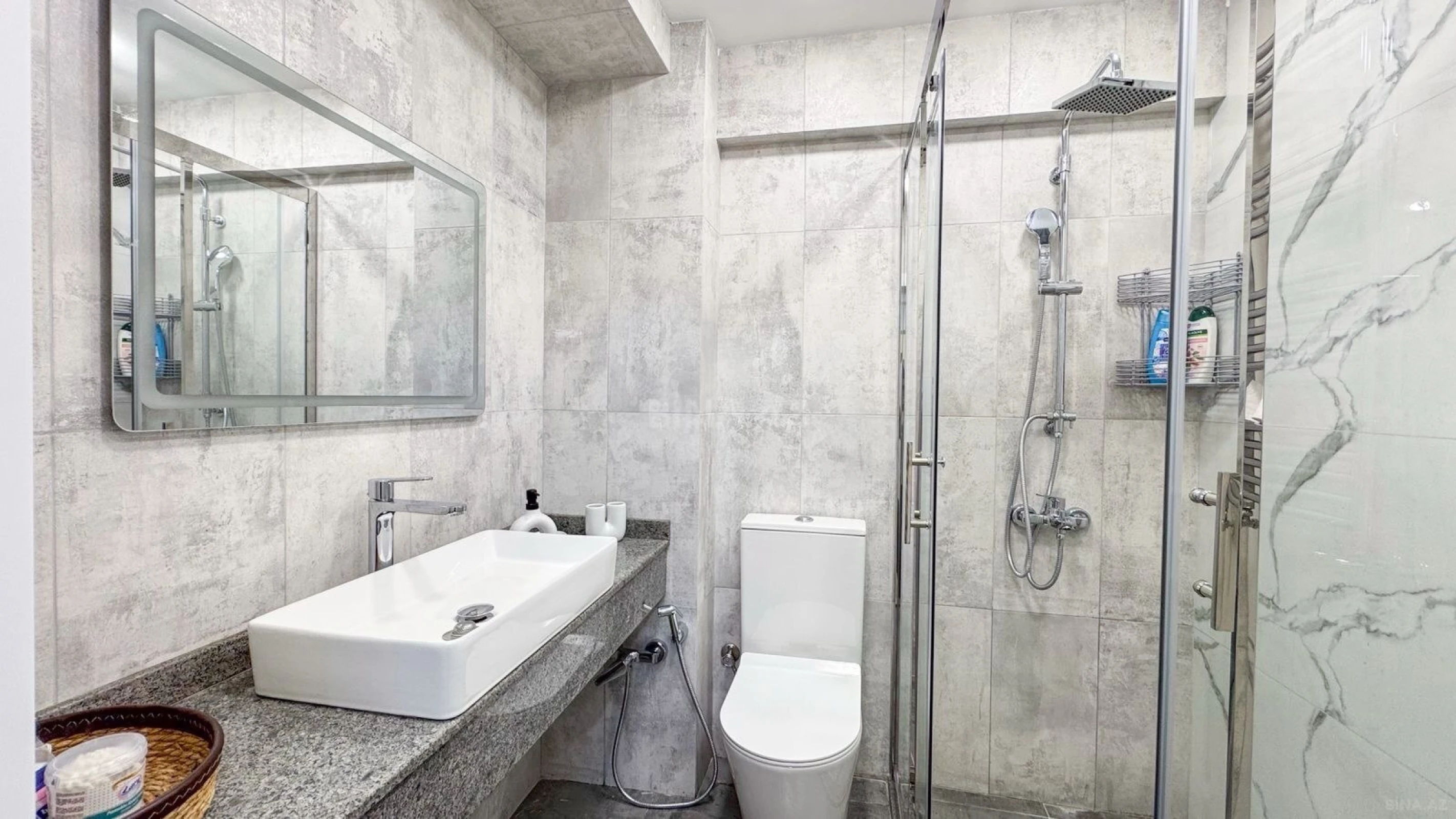 Kirayə verilir 3 otaqlı mənzil 150 m²