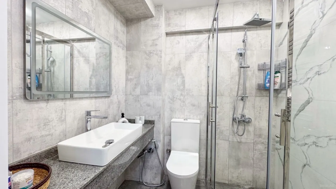 Kirayə verilir 3 otaqlı mənzil 150 m²