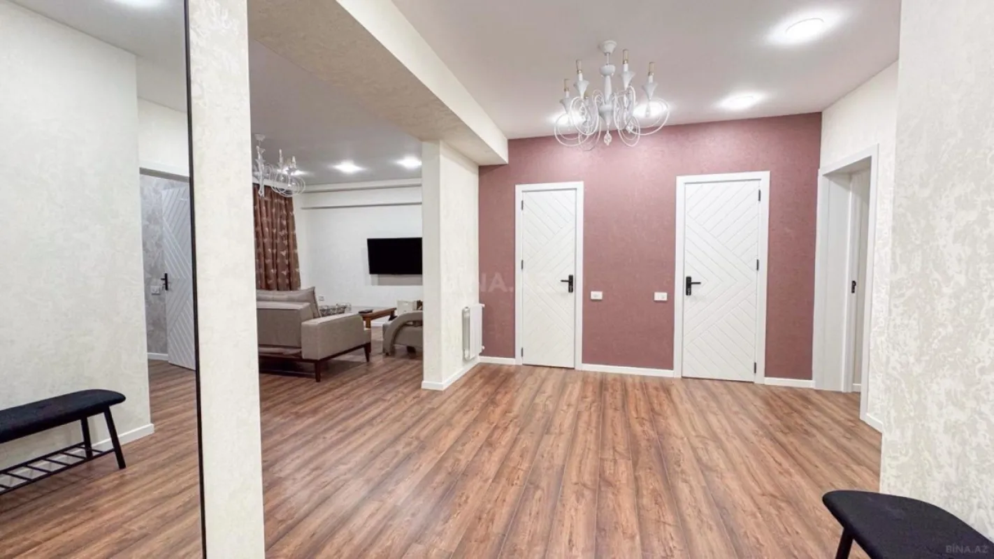 Kirayə verilir 3 otaqlı mənzil 150 m²