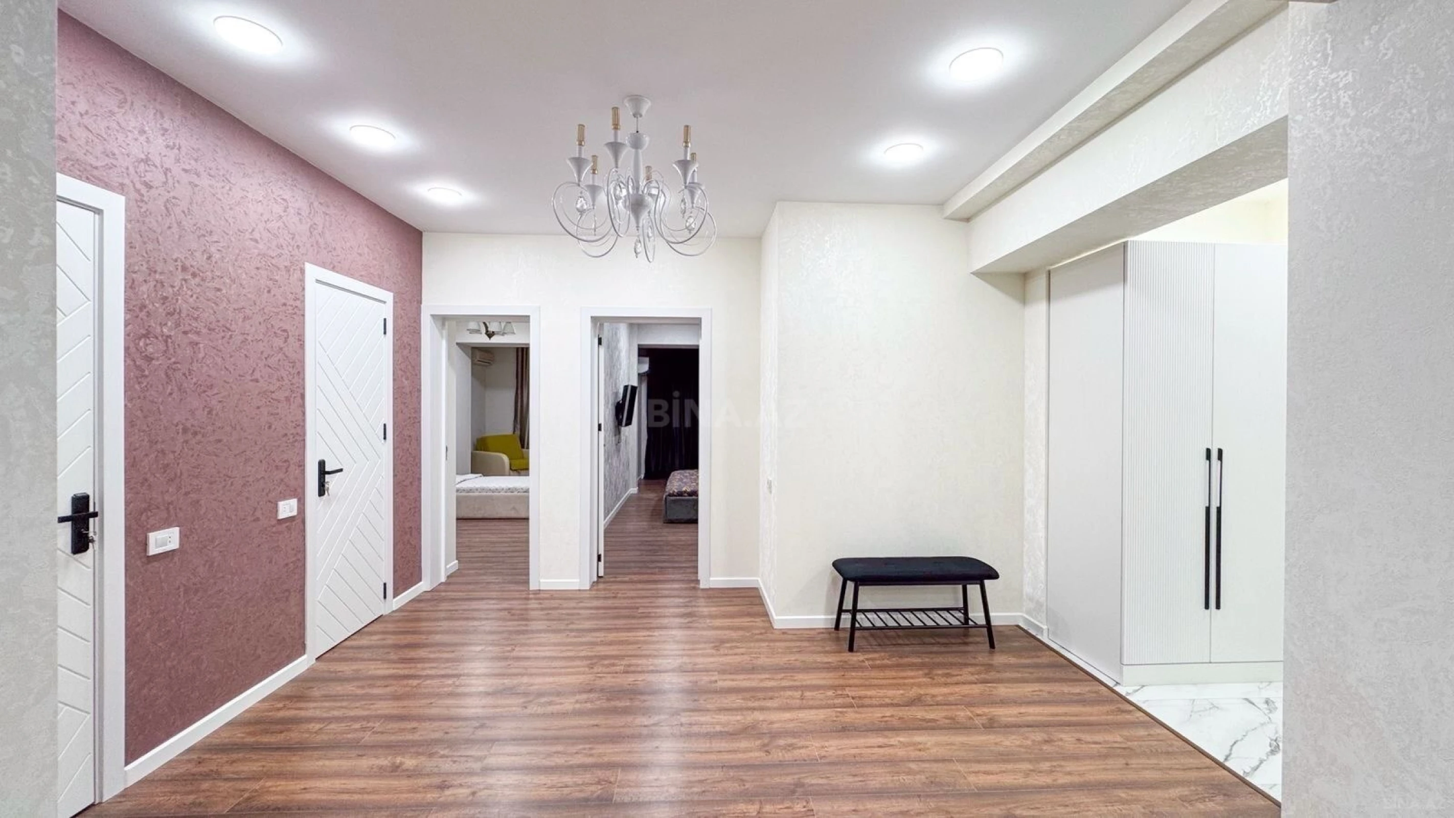 Kirayə verilir 3 otaqlı mənzil 150 m²