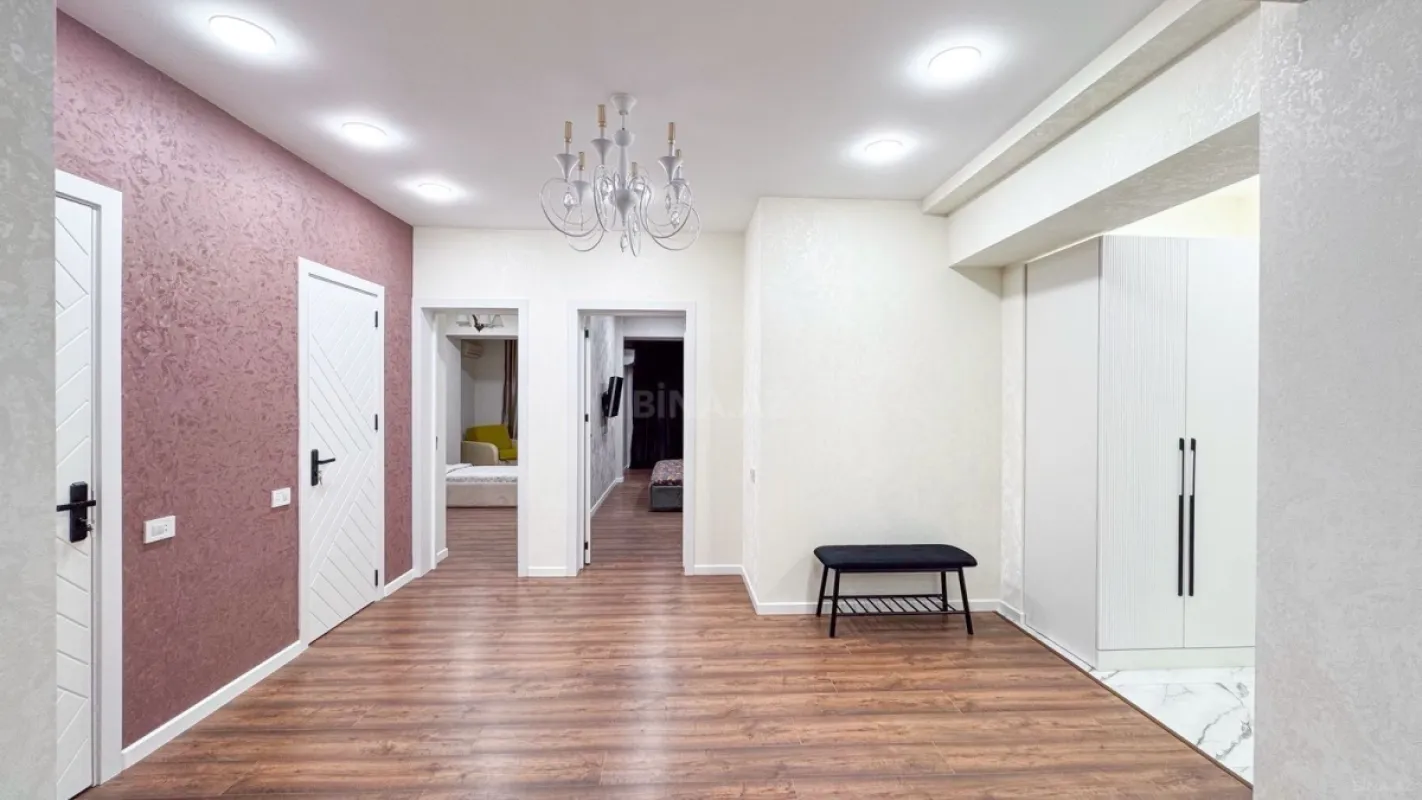 Kirayə verilir 3 otaqlı mənzil 150 m²