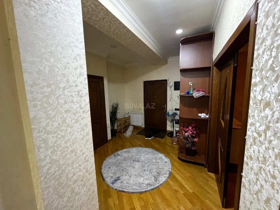 Kirayə verilir 3 otaqlı mənzil 136 m²
