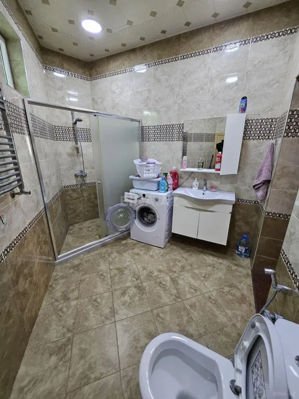 Satılır 5 otaqlı həyət evi 300 m²