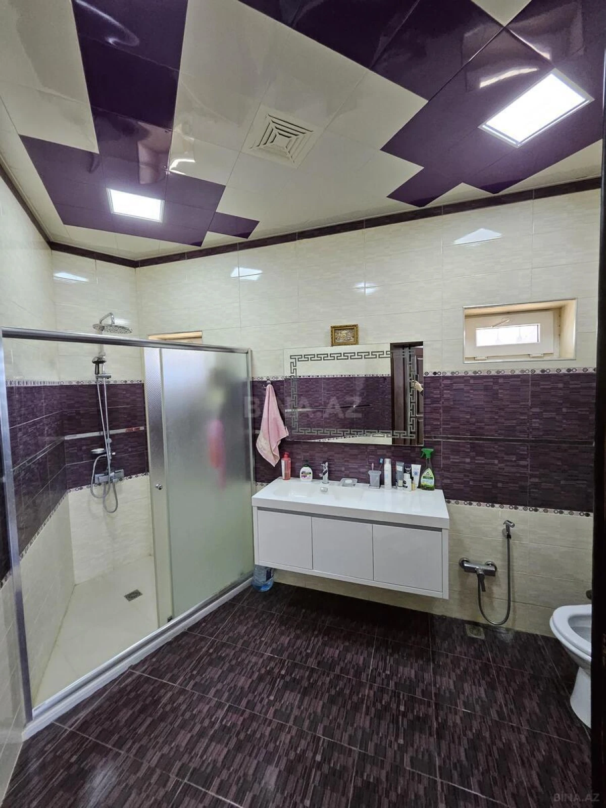 Satılır 5 otaqlı həyət evi 300 m²