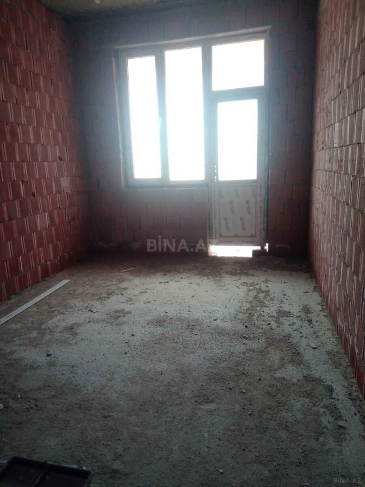 Satılır 3 otaqlı mənzil 120 m²