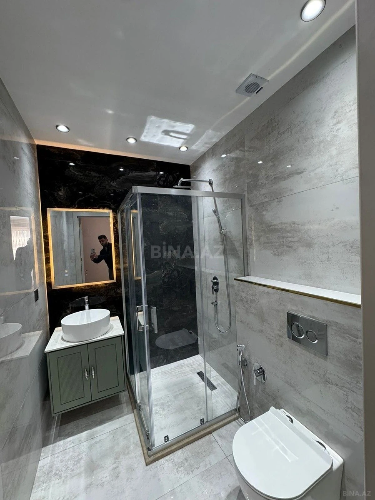 Satılır 3 otaqlı mənzil 140 m²