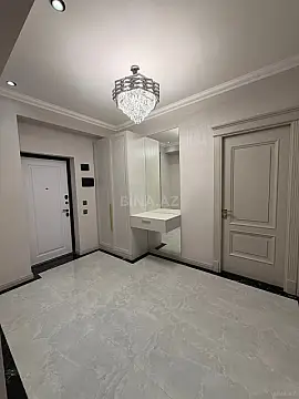 Satılır 3 otaqlı mənzil 140 m²