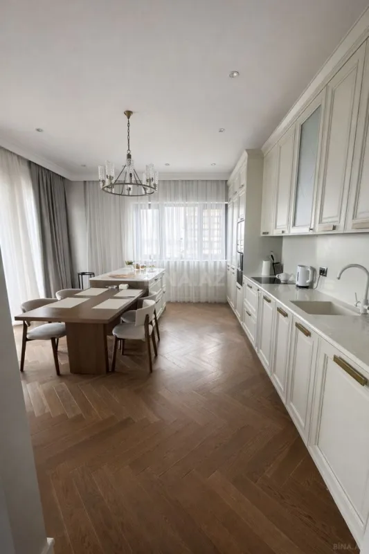 Kirayə verilir 2 otaqlı mənzil 72 m²