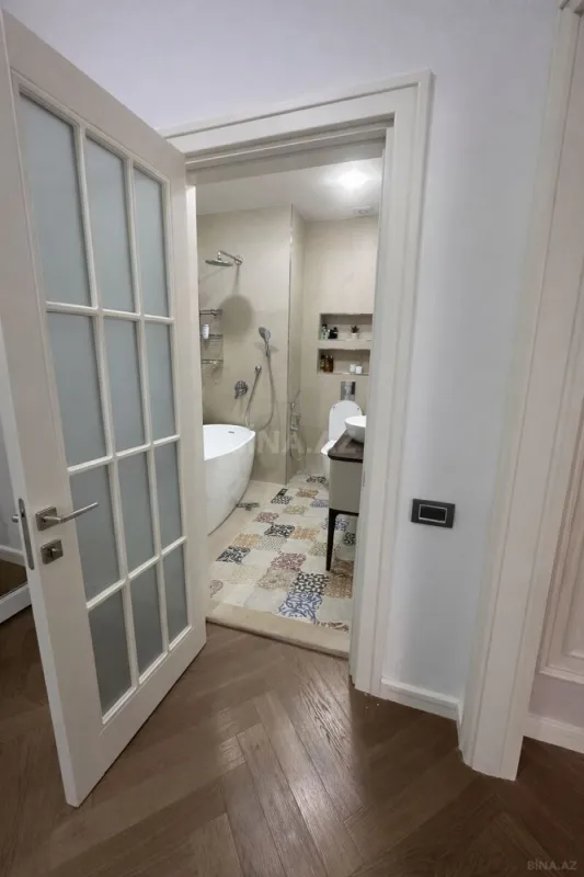 Kirayə verilir 2 otaqlı mənzil 72 m²