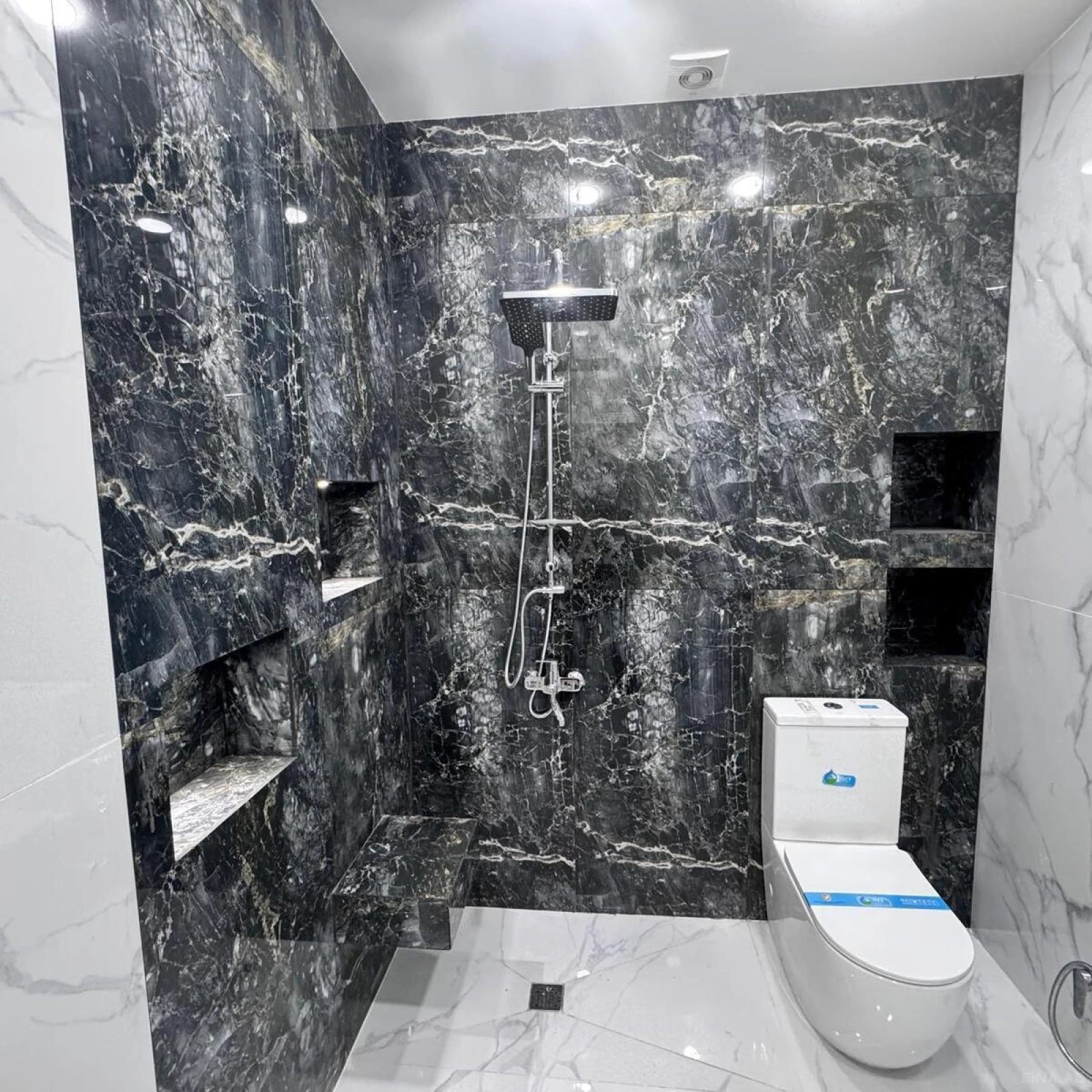 Satılır 2 otaqlı mənzil 70 m²