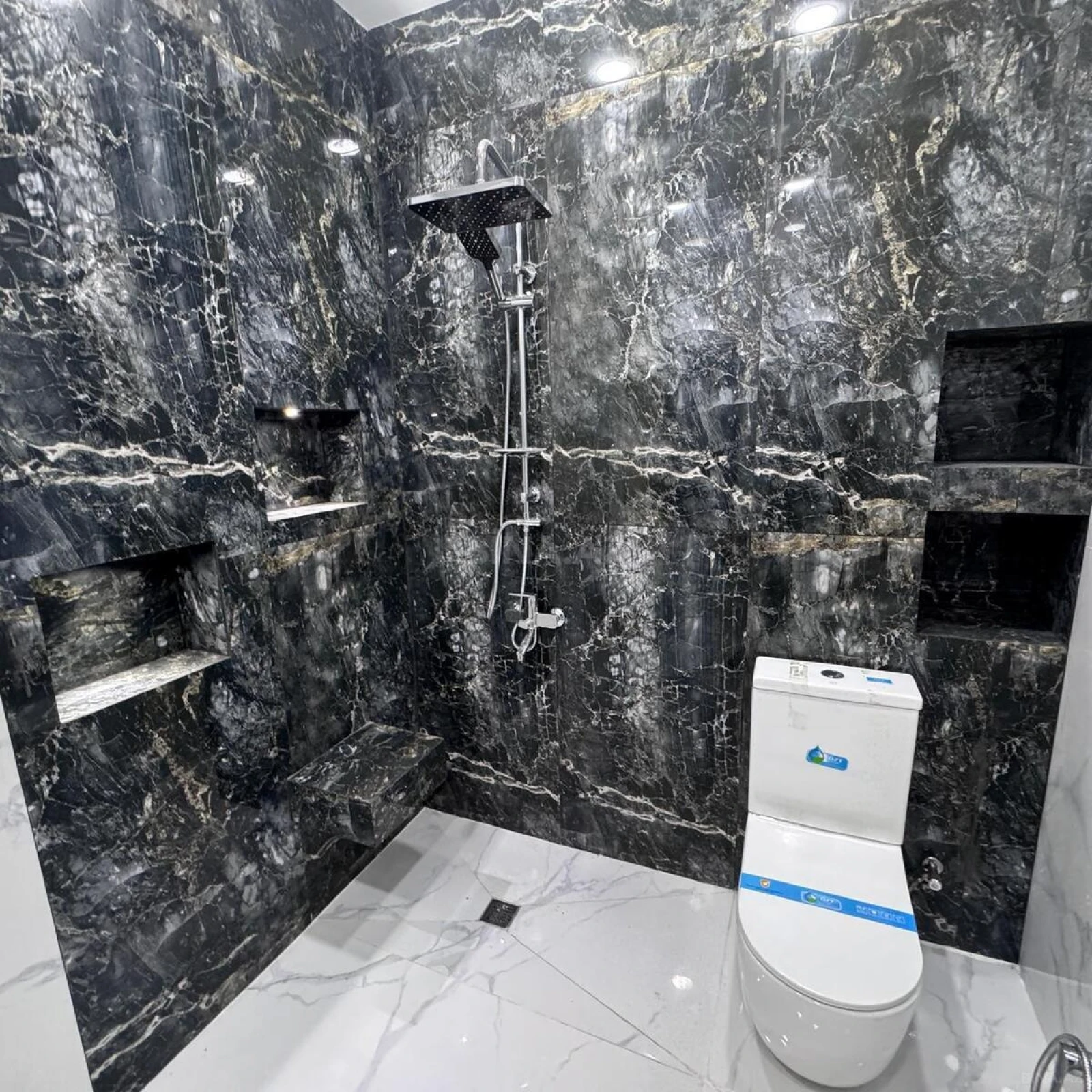 Satılır 2 otaqlı mənzil 70 m²