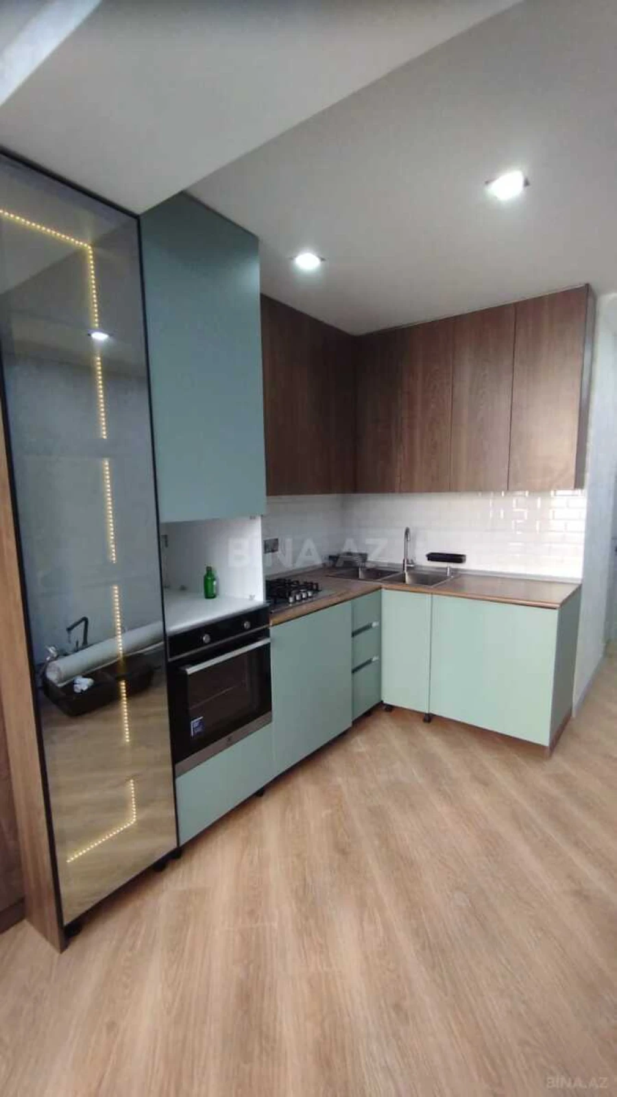 Satılır 4 otaqlı mənzil 100 m²