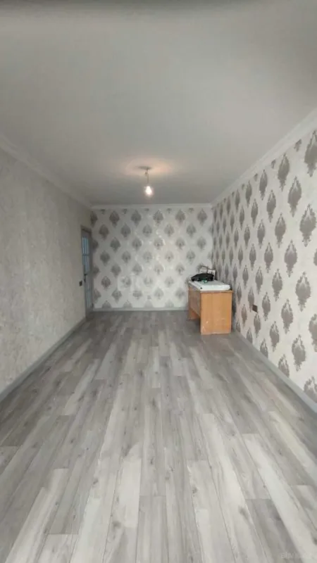 Satılır 4 otaqlı mənzil 100 m²