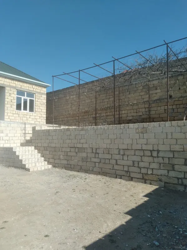Satılır 3 otaqlı həyət evi 100 m²