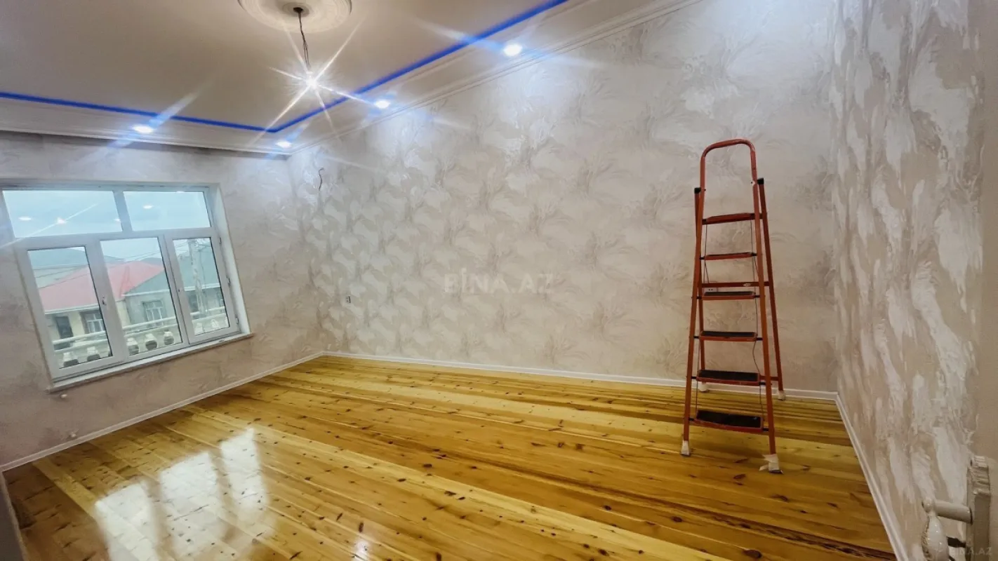 Satılır 7 otaqlı həyət evi 200 m²