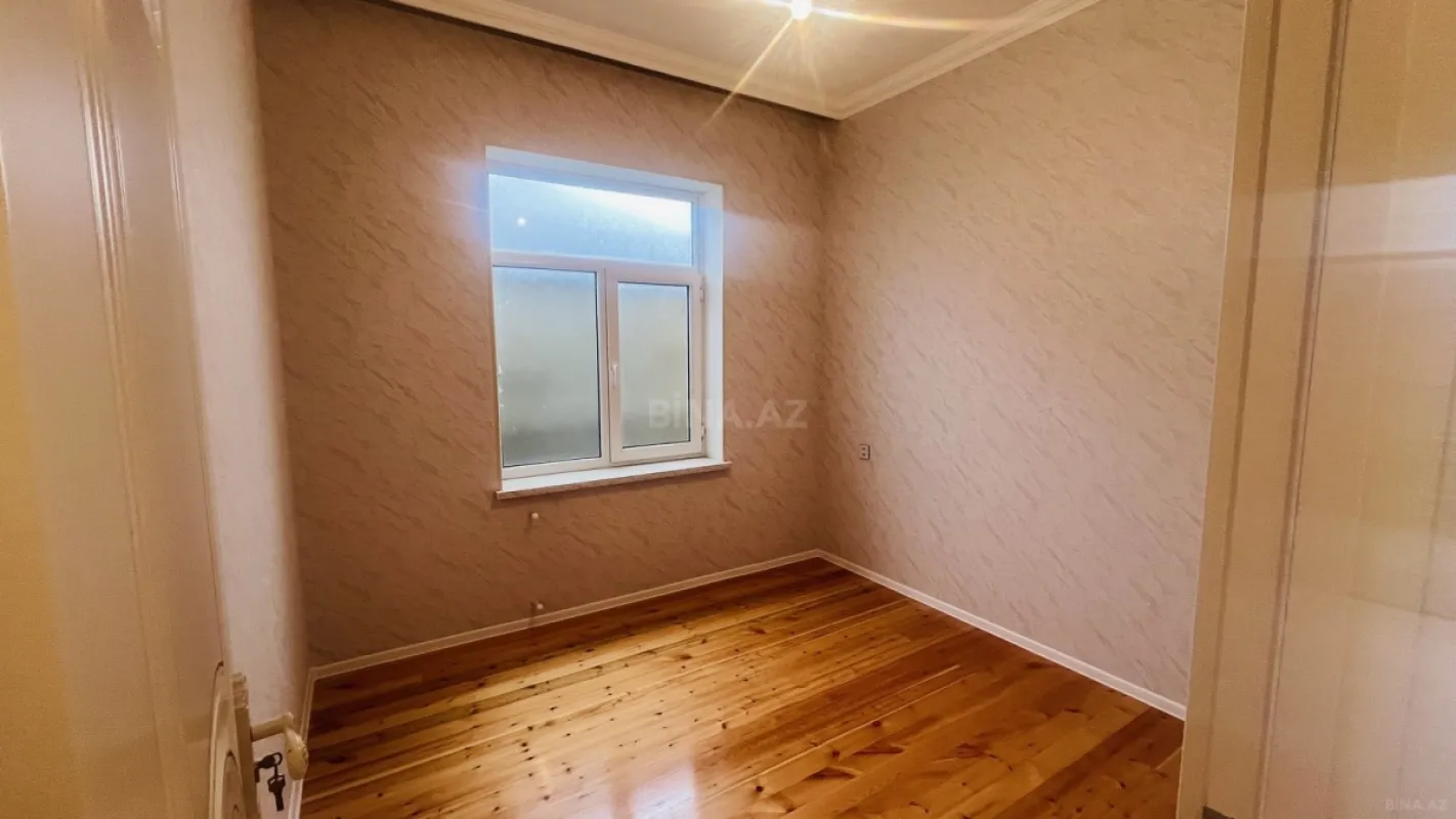 Satılır 7 otaqlı həyət evi 200 m²