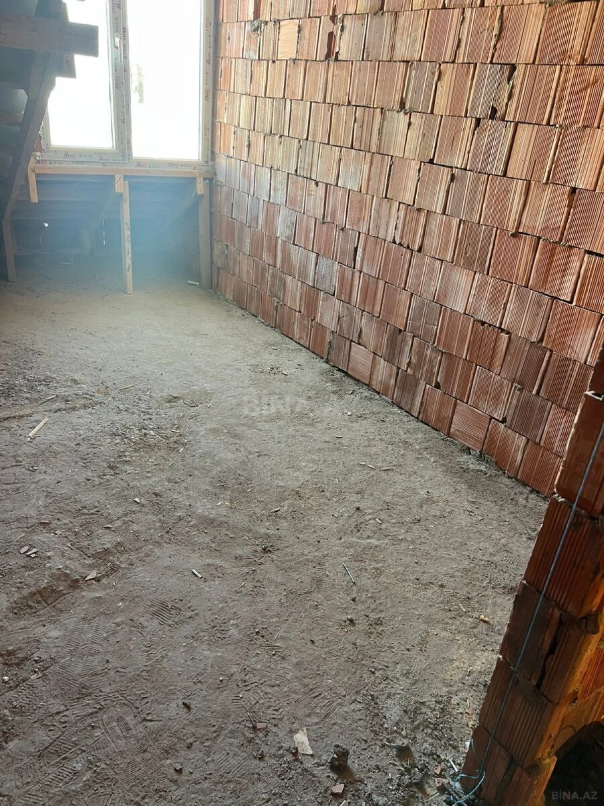 Satılır 2 otaqlı mənzil 68 m²