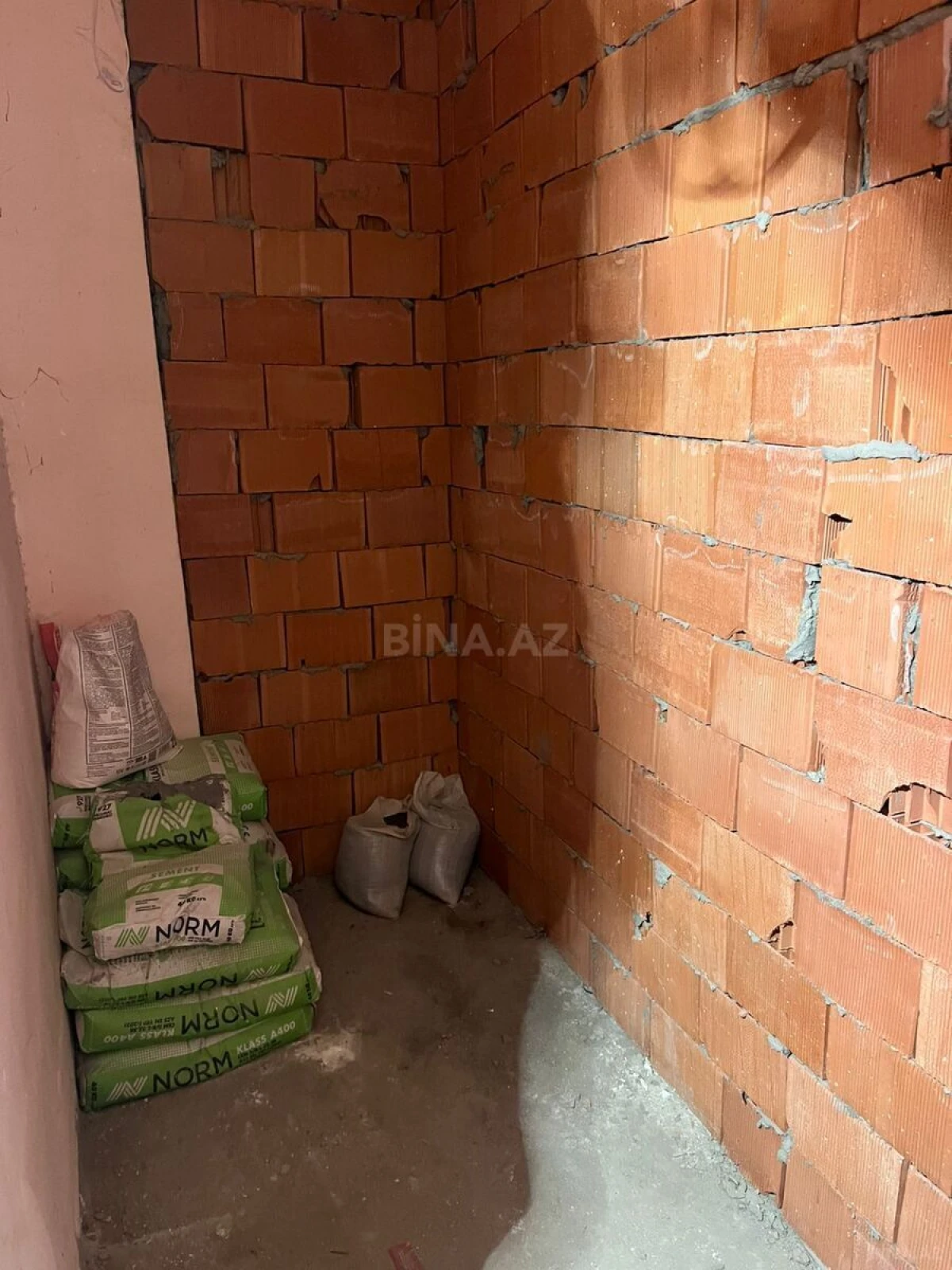 Satılır 2 otaqlı mənzil 68 m²