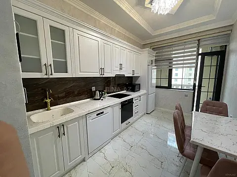 Kirayə verilir 3 otaqlı mənzil 125 m² — Bakı, İnşaatçılar 3 otaq 125.00 m²