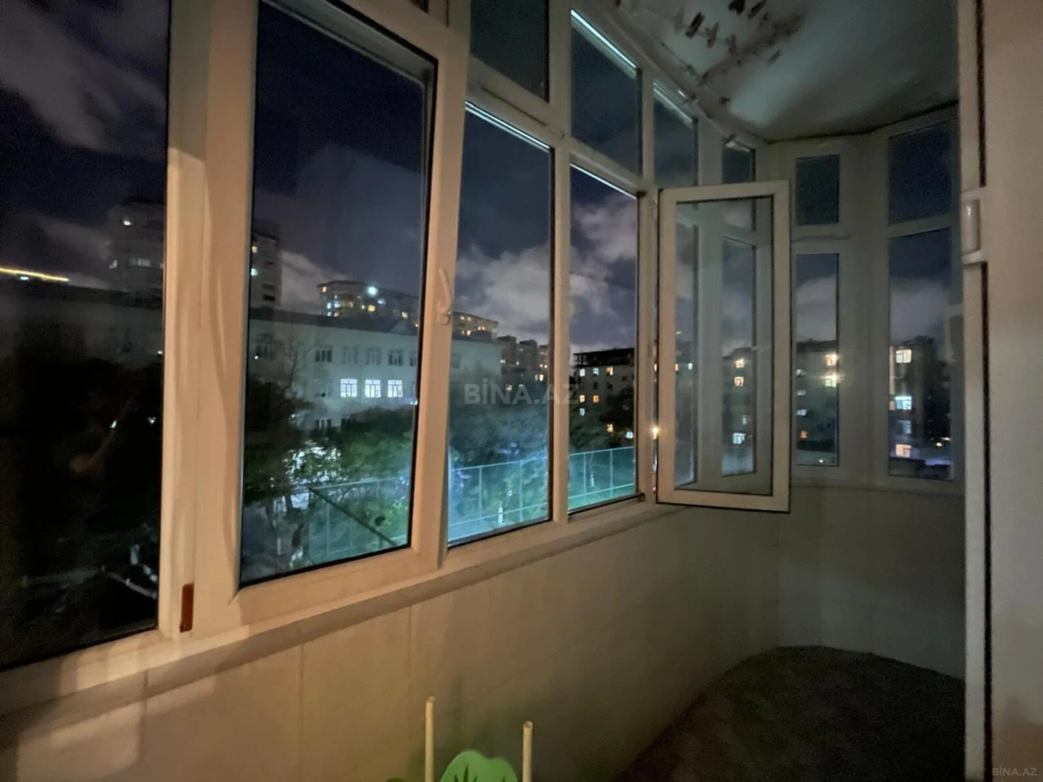 Kirayə verilir 4 otaqlı mənzil 170 m²