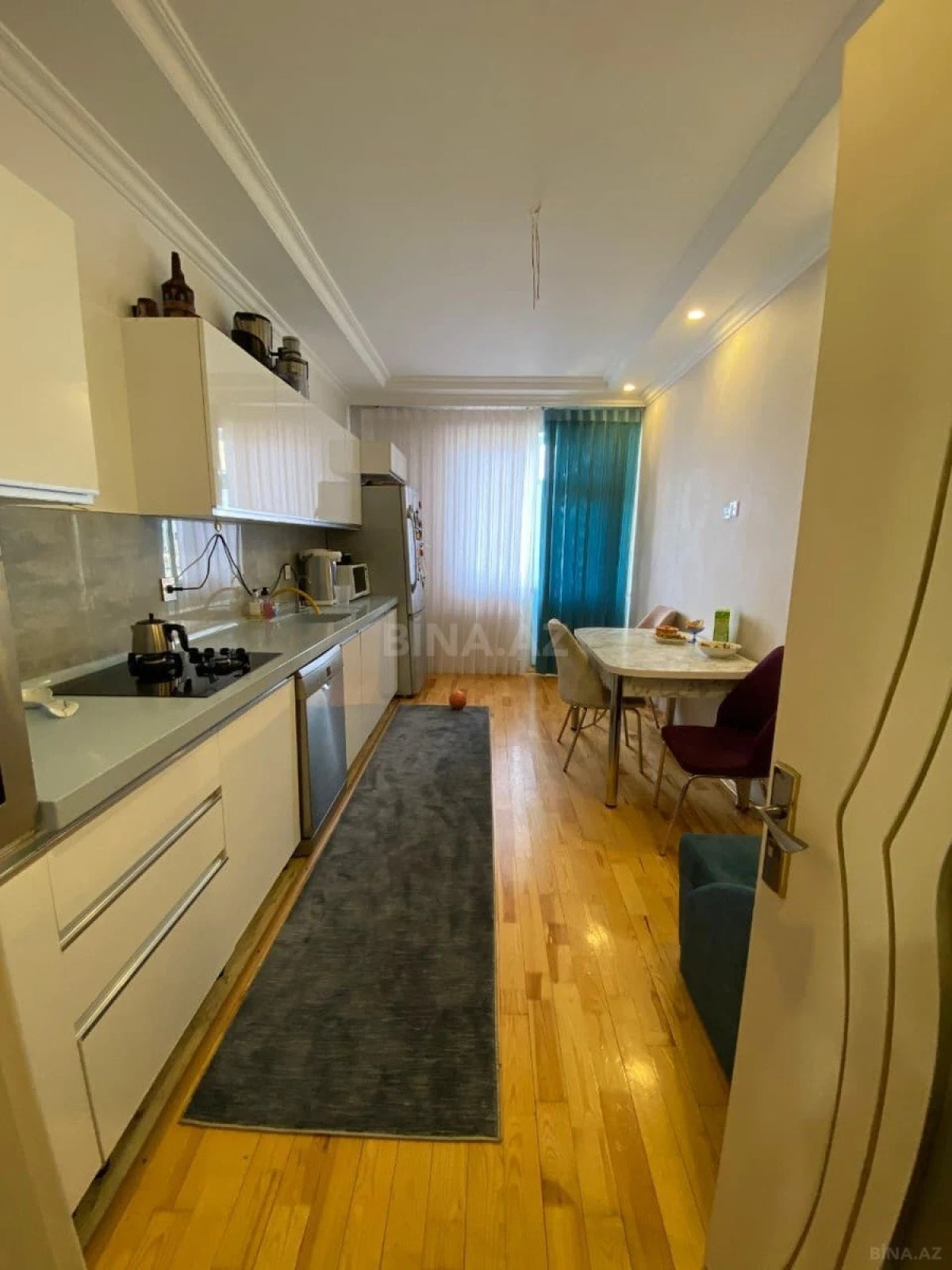 Kirayə verilir 4 otaqlı mənzil 120 m²
