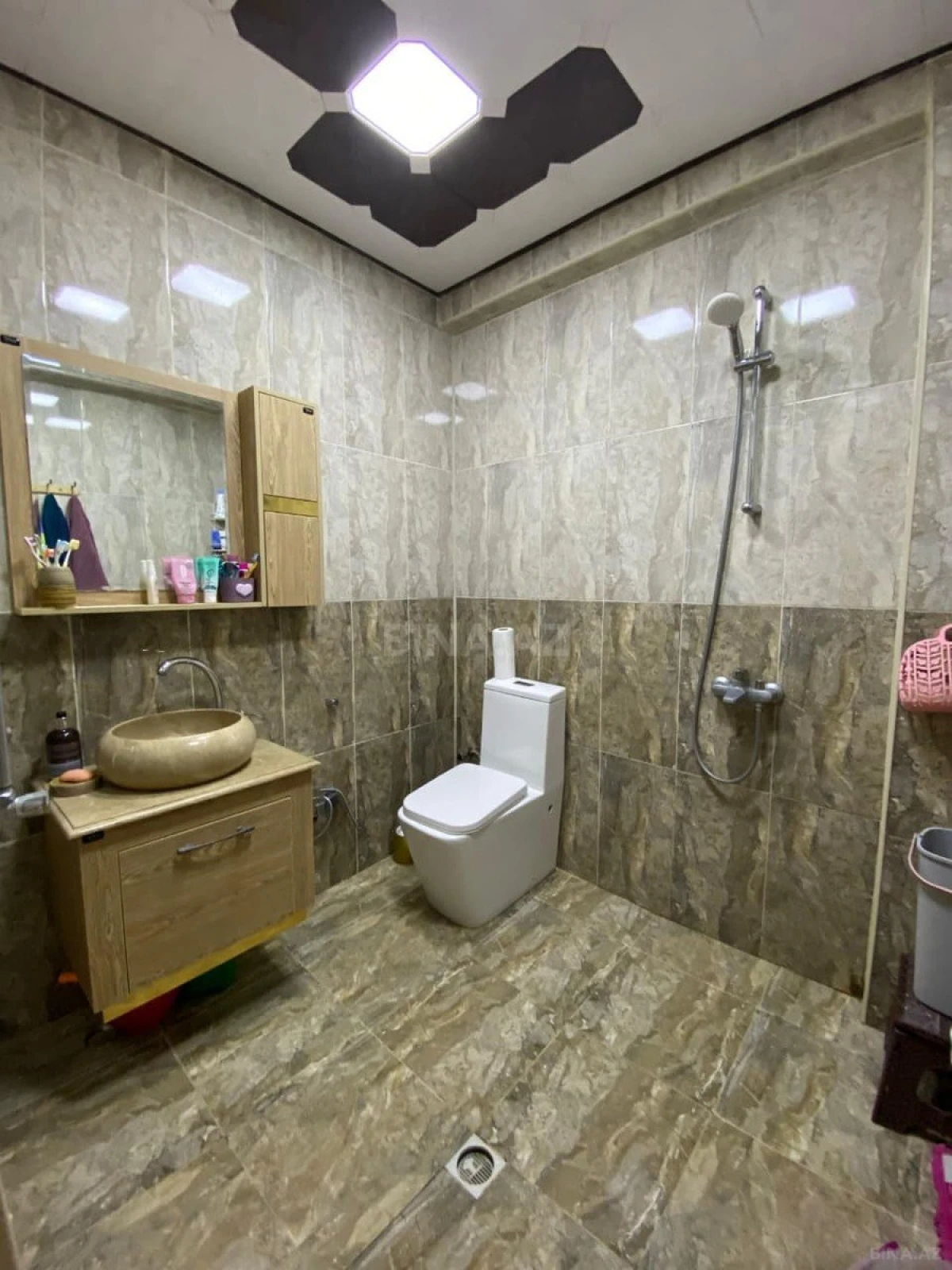 Kirayə verilir 4 otaqlı mənzil 120 m²