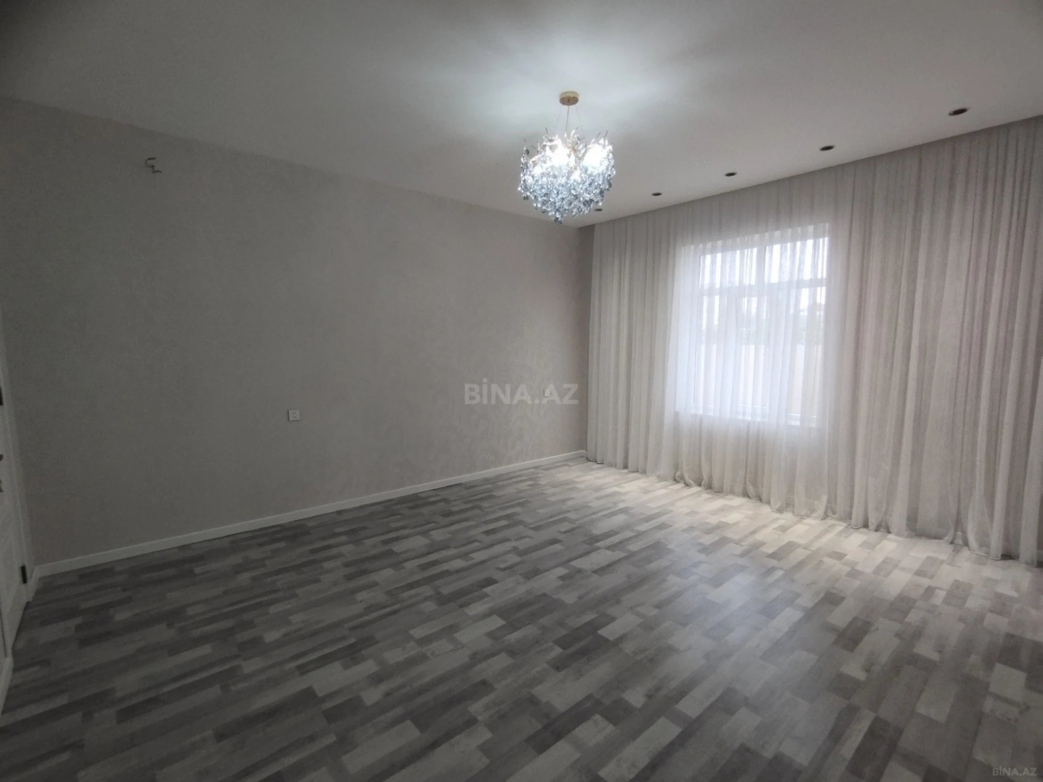 Satılır 5 otaqlı həyət evi 170 m²