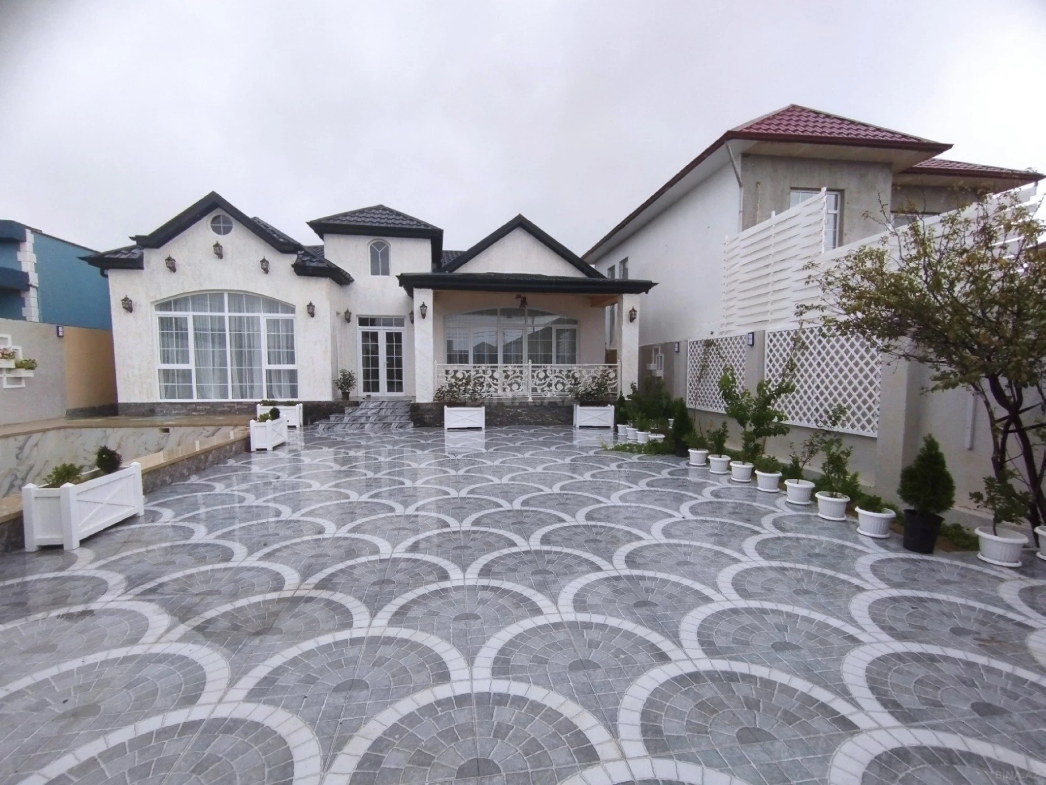 Satılır 5 otaqlı həyət evi 170 m²