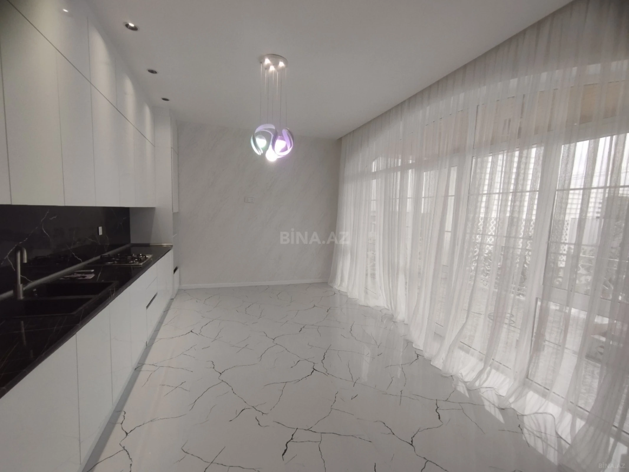 Satılır 5 otaqlı həyət evi 170 m²
