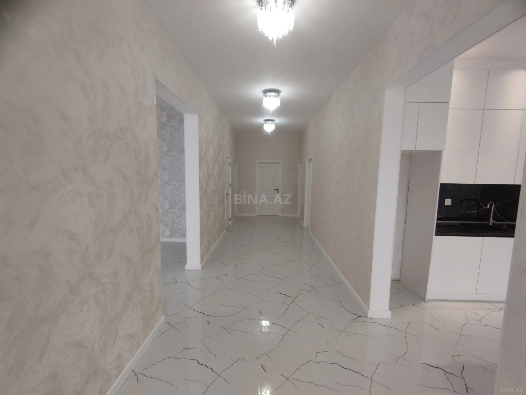 Satılır 5 otaqlı həyət evi 170 m²