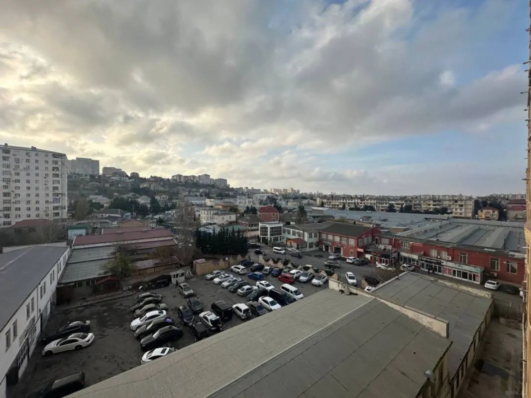 Satılır 2 otaqlı mənzil 82 m²