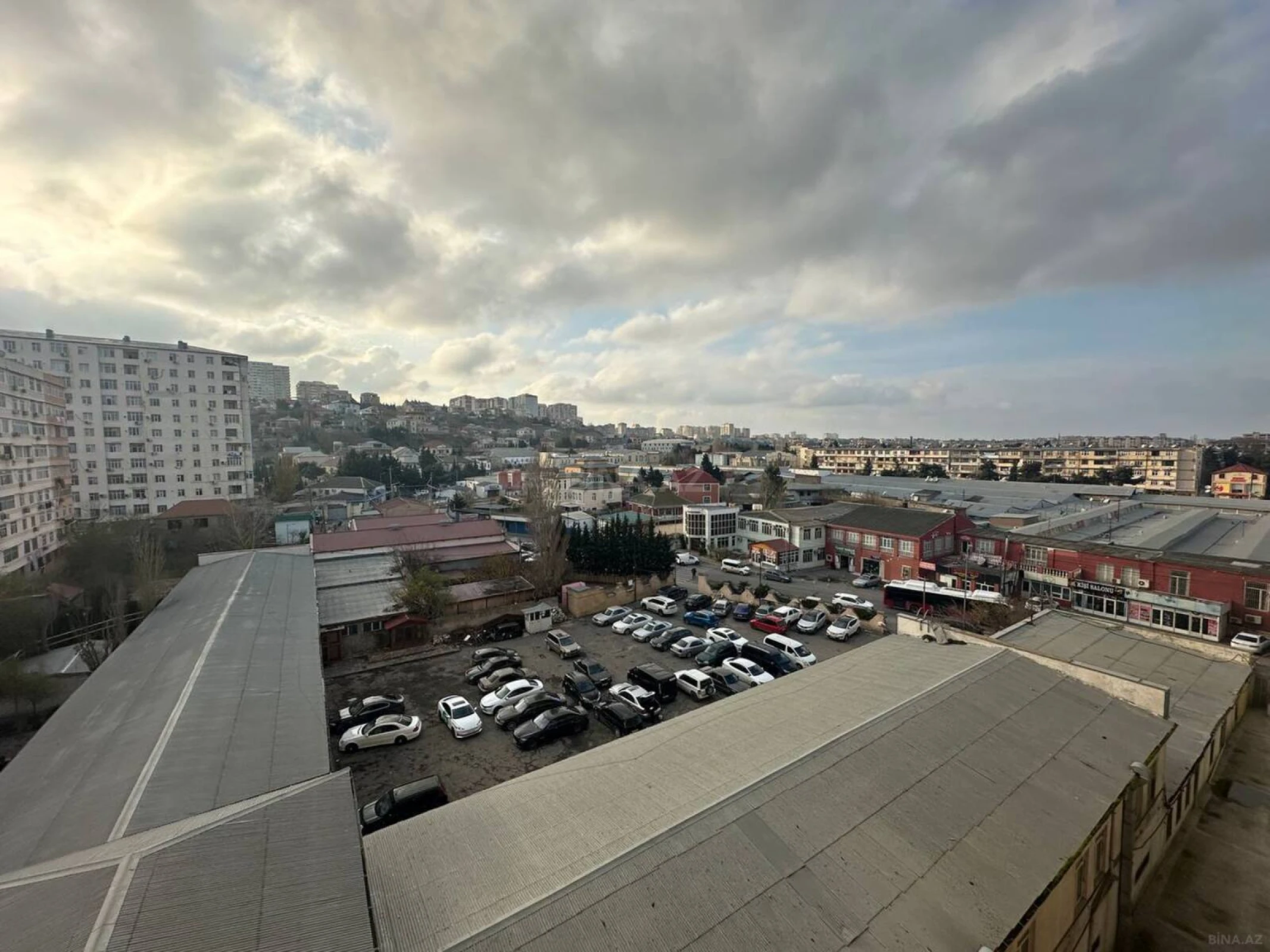 Satılır 2 otaqlı mənzil 82 m²