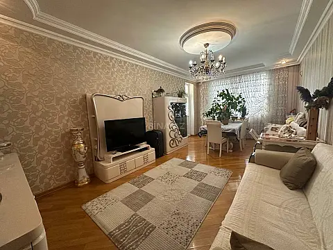Satılır 2 otaqlı mənzil 82 m²