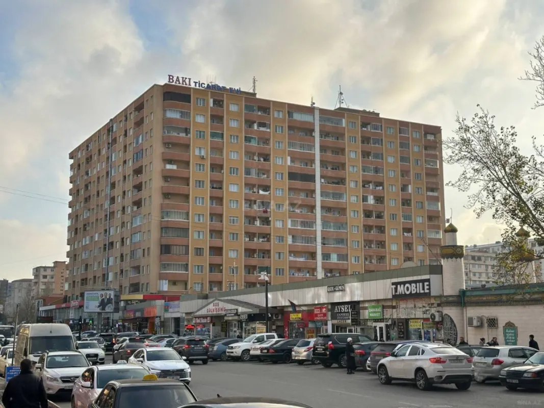 Satılır 2 otaqlı mənzil 82 m²