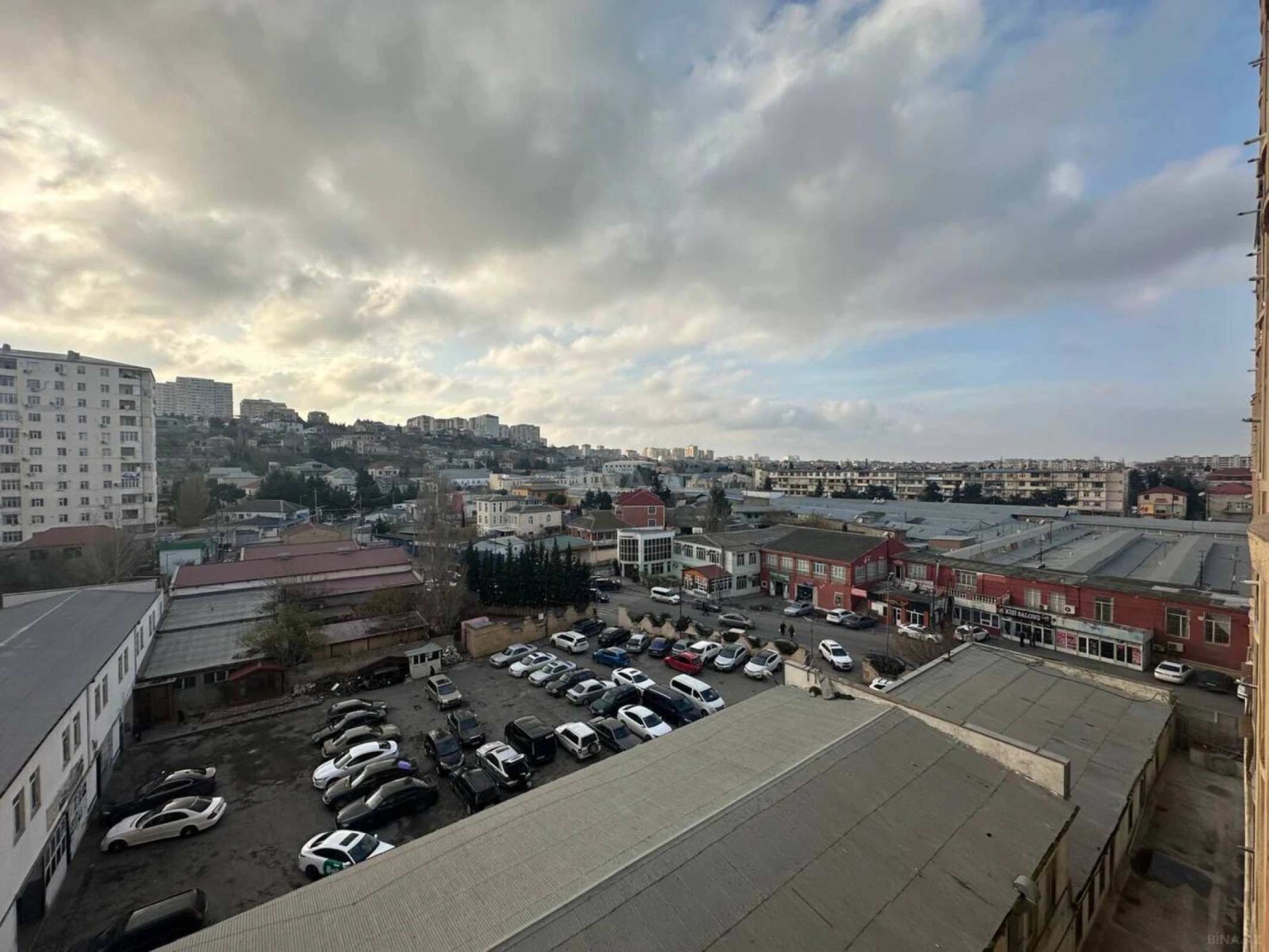 Satılır 2 otaqlı mənzil 82 m²