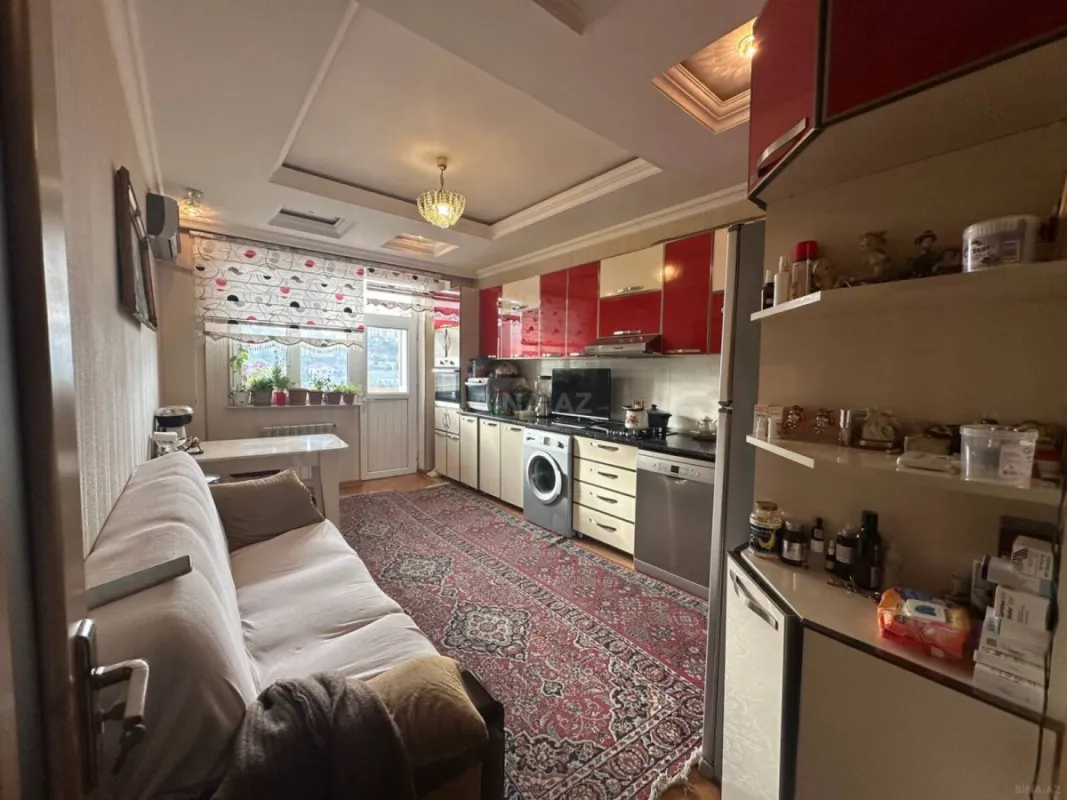 Satılır 2 otaqlı mənzil 82 m²