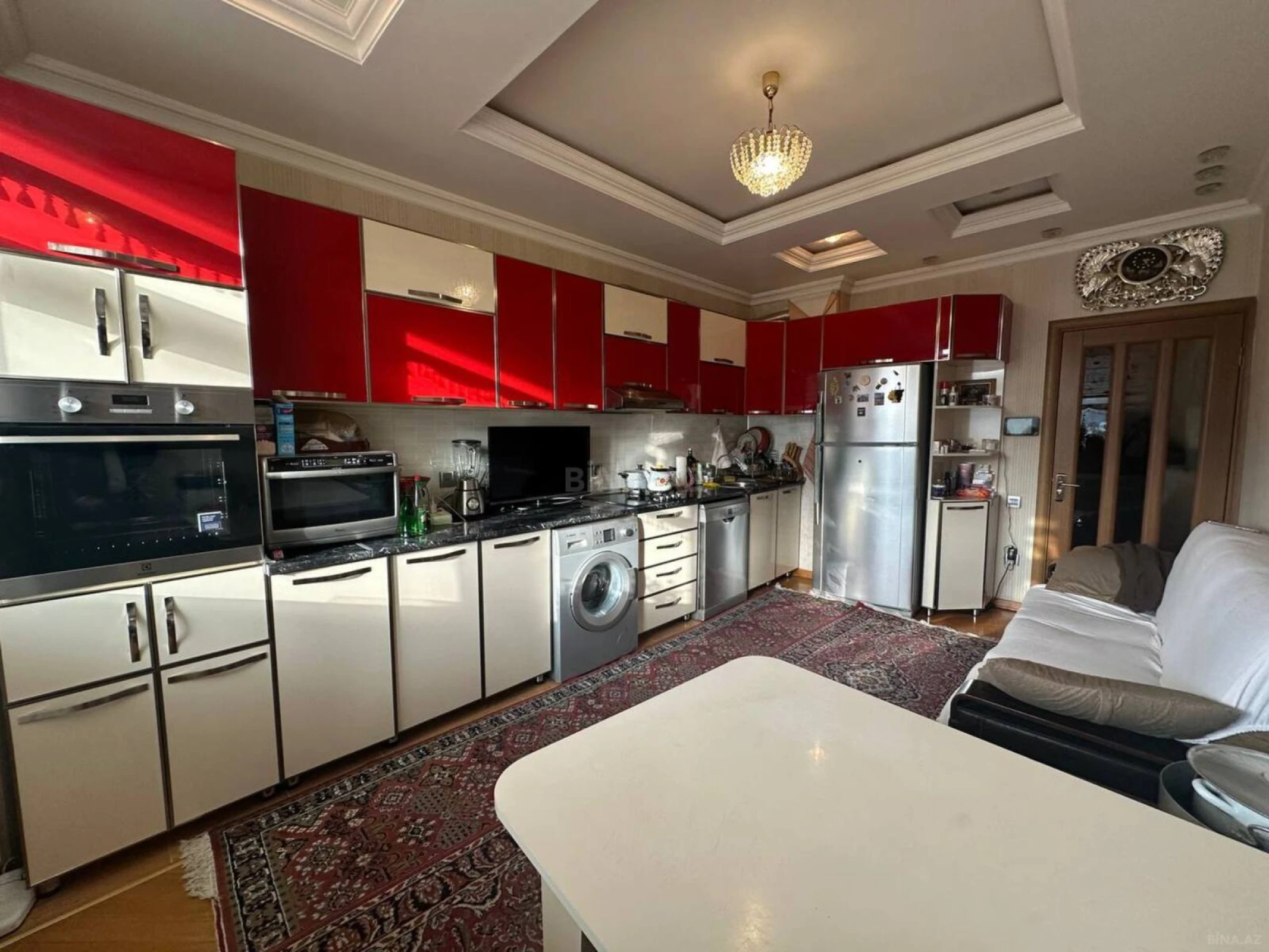 Satılır 2 otaqlı mənzil 82 m²