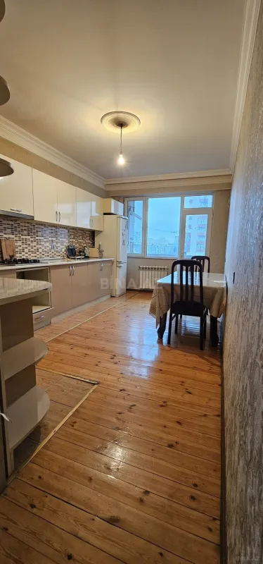 Kirayə verilir 2 otaqlı mənzil 100 m²