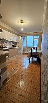 Kirayə verilir 2 otaqlı mənzil 100 m²