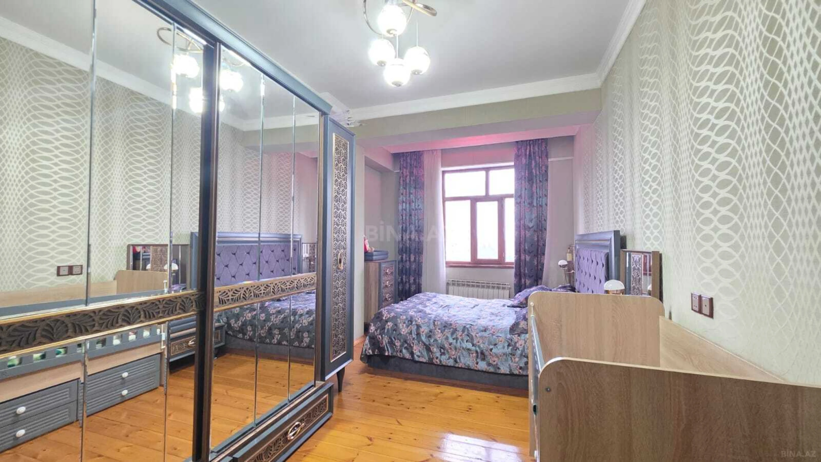 Satılır 3 otaqlı mənzil 126 m²