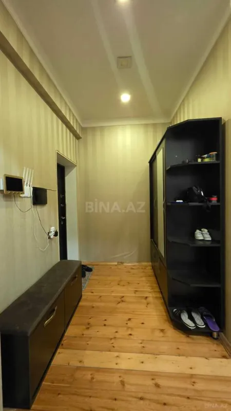 Satılır 3 otaqlı mənzil 126 m²