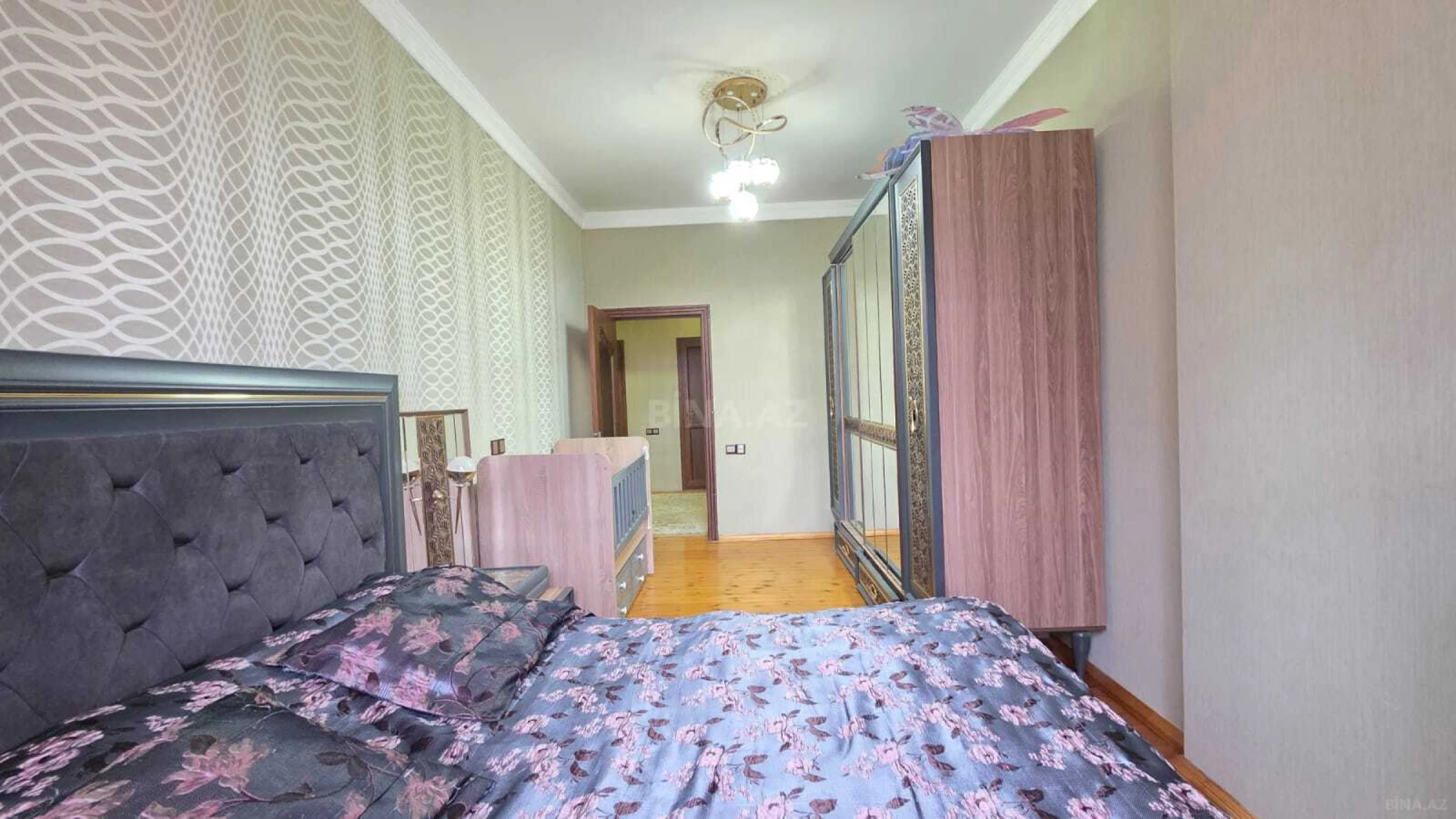 Satılır 3 otaqlı mənzil 126 m²