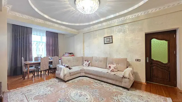 Satılır 3 otaqlı mənzil 126 m²