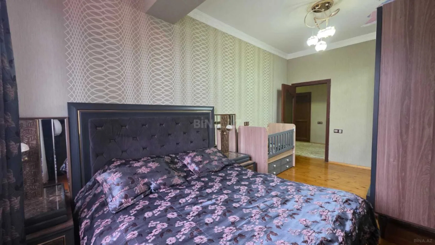 Satılır 3 otaqlı mənzil 126 m²