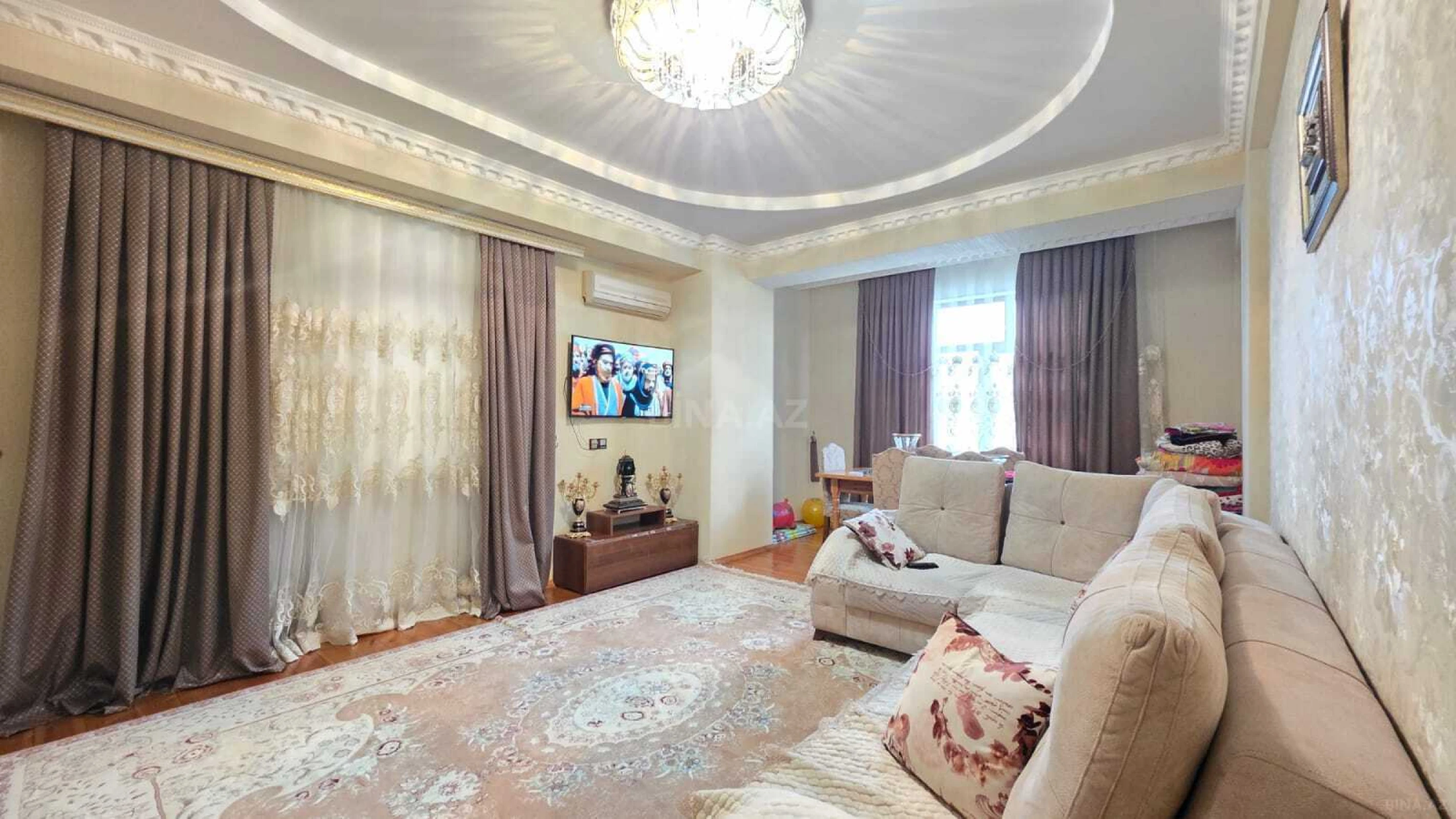 Satılır 3 otaqlı mənzil 126 m²